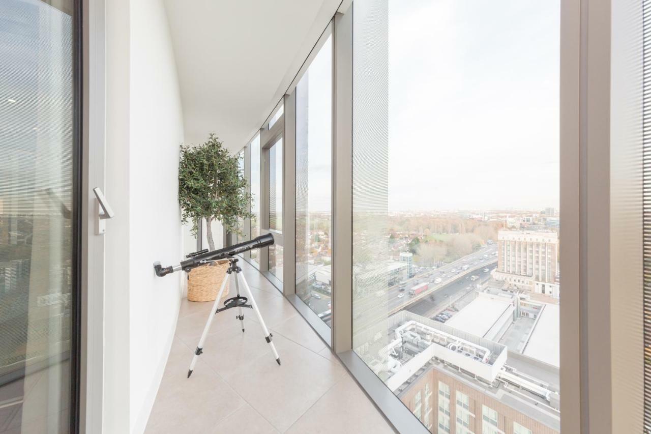 Kew Eye Apartments Brentford London Exterior foto